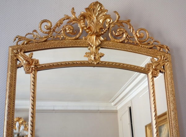 Miroir de cheminée à poser à parecloses en bois doré, époque Napoléon III - 101cm x 172cm