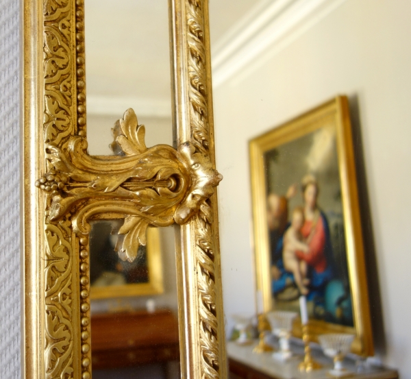 Miroir de cheminée à poser à parecloses en bois doré, époque Napoléon III - 101cm x 172cm