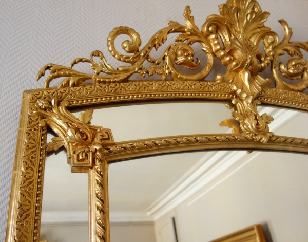 Miroir de cheminée à poser à parecloses en bois doré, époque Napoléon III - 101cm x 172cm