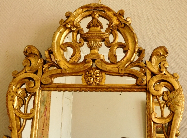 Gilt wood mirror - Louis XV period - France, 18th century circa 1765