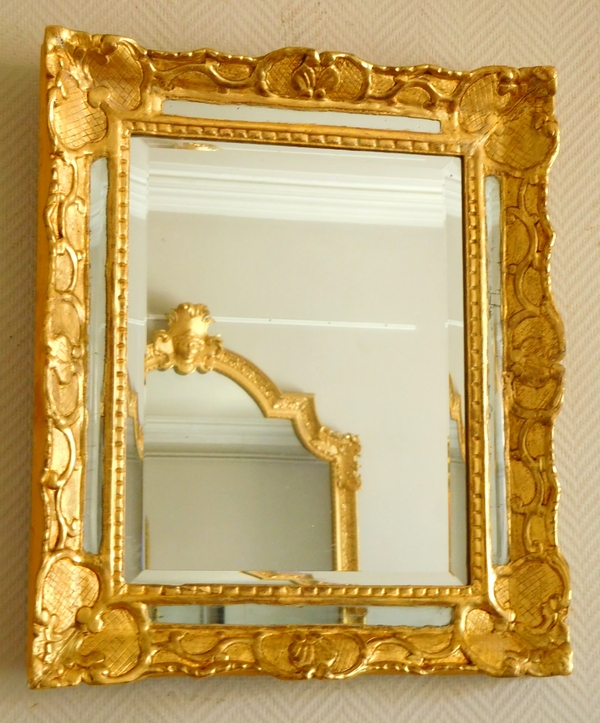 Miroir à pare-closes en bois doré, glace au mercure, époque Louis XIV Régence 48cm x 56cm