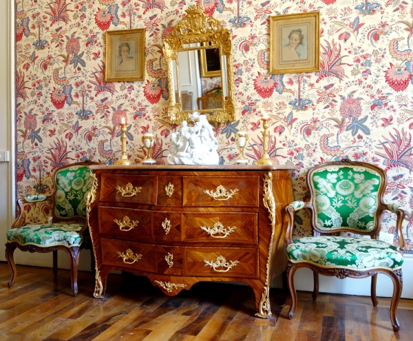 Miroir à pare-closes Régence en bois doré, armoiries et couronne de Marquis - XIXe siècle