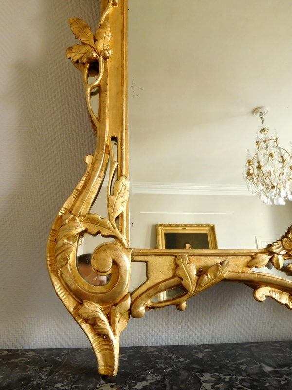 Grand miroir en bois doré, glace au mercure, travail provençal d'époque Louis XV - 138cm