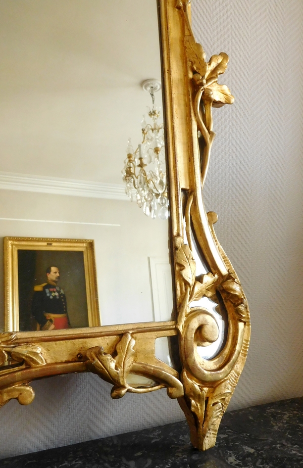 Grand miroir en bois doré, glace au mercure, travail provençal d'époque Louis XV - 138cm