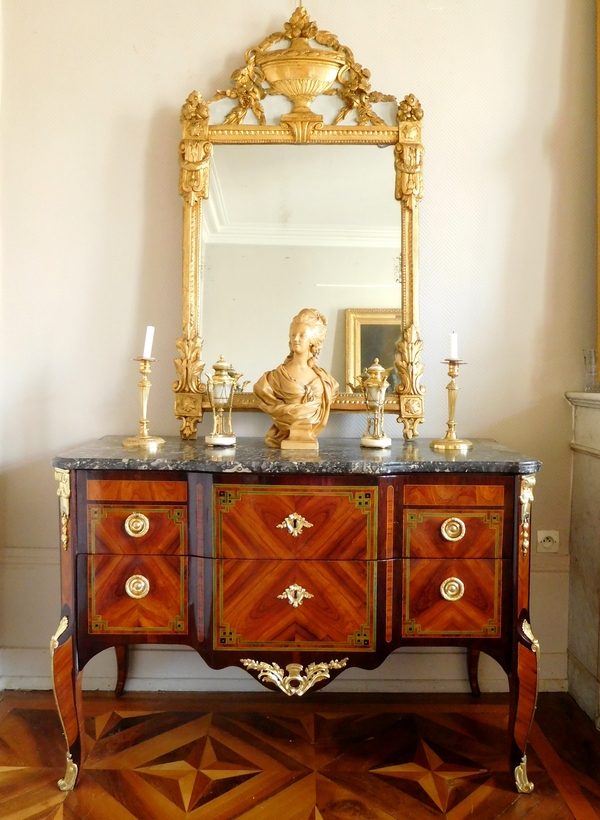 Grand miroir en bois doré, glace au mercure, travail provençal d'époque Louis XVI