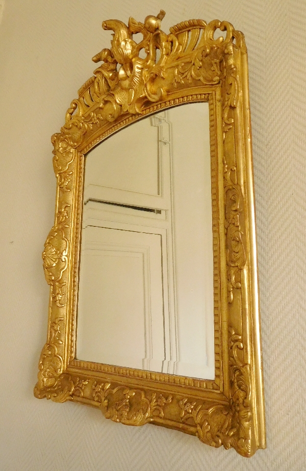 French Louis XIV / Regency mercury mirror, gilt wood frame, early 18th century