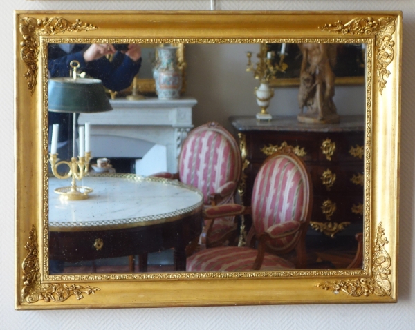 Miroir d'époque Restauration en bois doré, glace au mercure - 73,5cm x 95,7cm