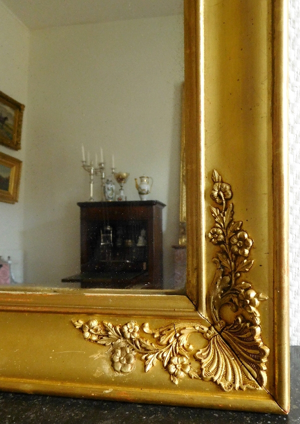 Miroir Empire aux mascarons, glace au mercure, cadre en bois doré à la feuille d'or - 71cm x 87cm