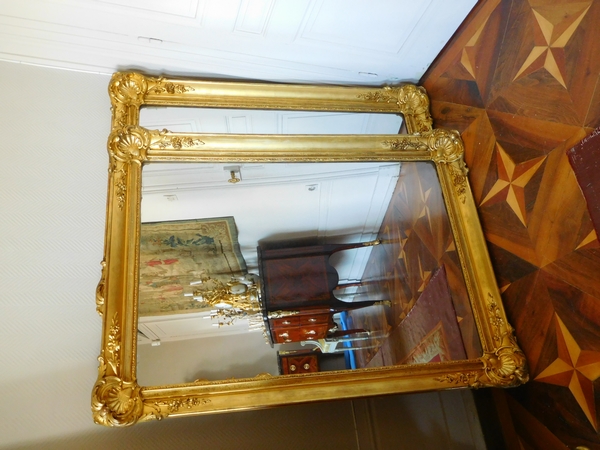 Grand miroir en bois doré à la feuille d'or, glace au mercure - style Louis XV, milieu XIXe