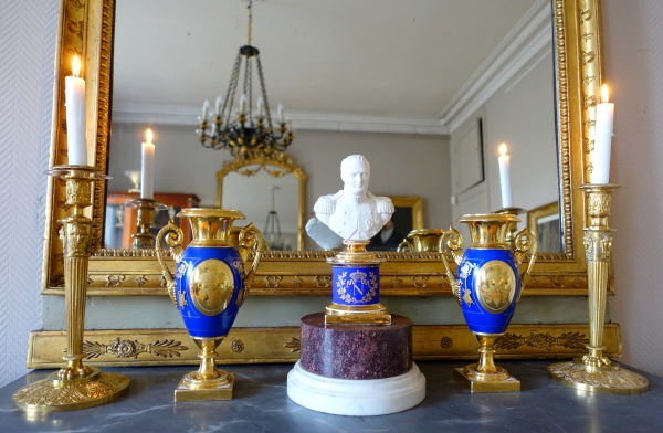 Trumeau, miroir de boiserie d'époque Empire en bois laqué et doré, glace au mercure