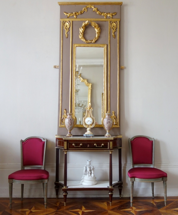 Trumeau, miroir d'entre deux d'époque Louis XVI doré à la feuille d'or, glace au mercure