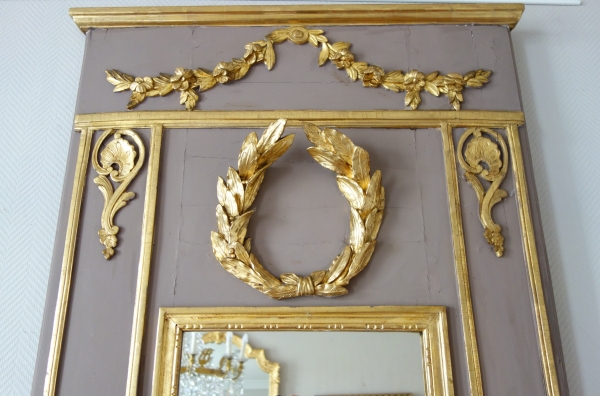 Trumeau, miroir d'entre deux d'époque Louis XVI doré à la feuille d'or, glace au mercure