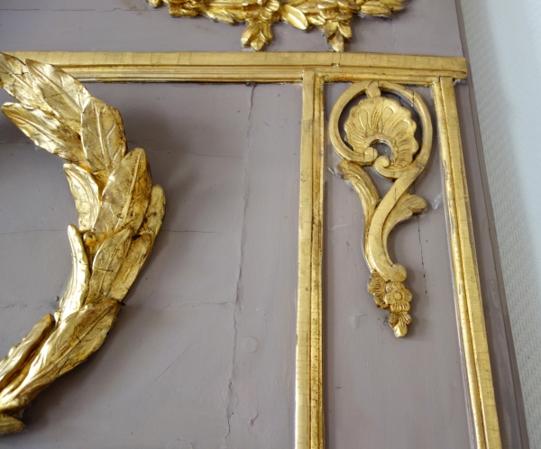 Trumeau, miroir d'entre deux d'époque Louis XVI doré à la feuille d'or, glace au mercure