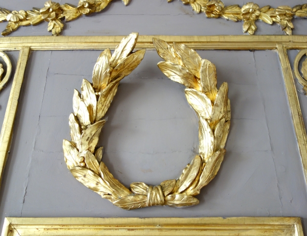 Trumeau, miroir d'entre deux d'époque Louis XVI doré à la feuille d'or, glace au mercure