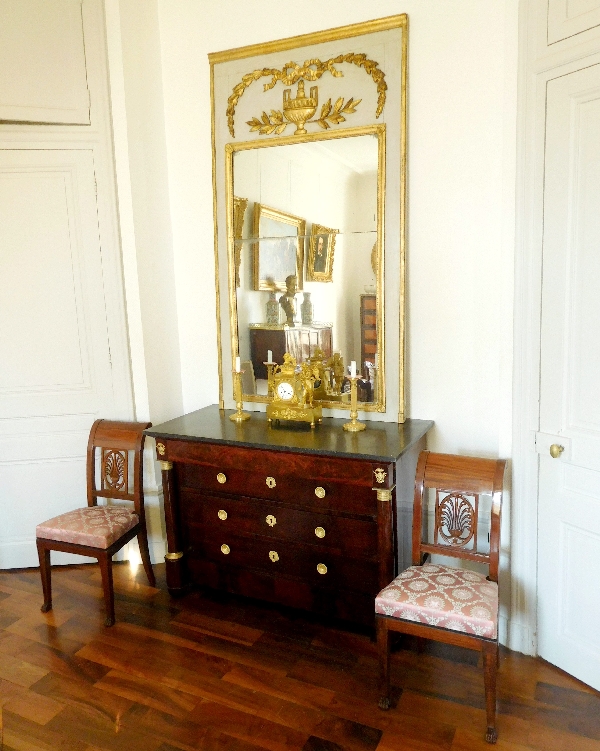 Trumeau, miroir de boiserie d'époque Louis XVI en bois laqué et doré, glace au mercure