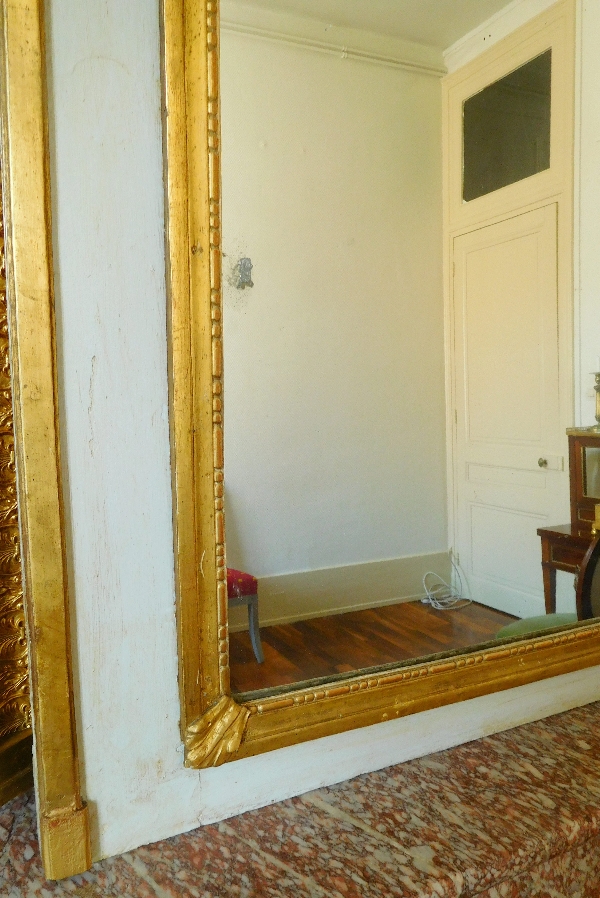 Trumeau, miroir de boiserie d'époque Louis XVI en bois laqué et doré, glace au mercure