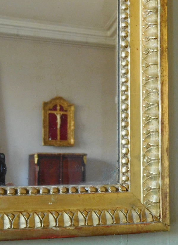 Trumeau, miroir de boiserie d'époque Louis XVI en bois laqué et doré, glace au mercure