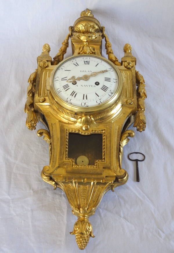 Osmond : cartel en bronze ciselé et doré d'époque Louis XVI - signé