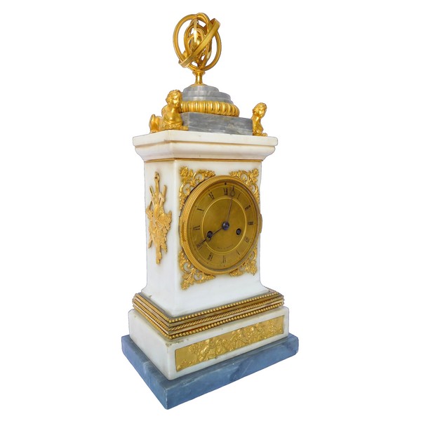 Pendule Consulat à la sphère armiliaire en marbre en bronze doré - circa 1800