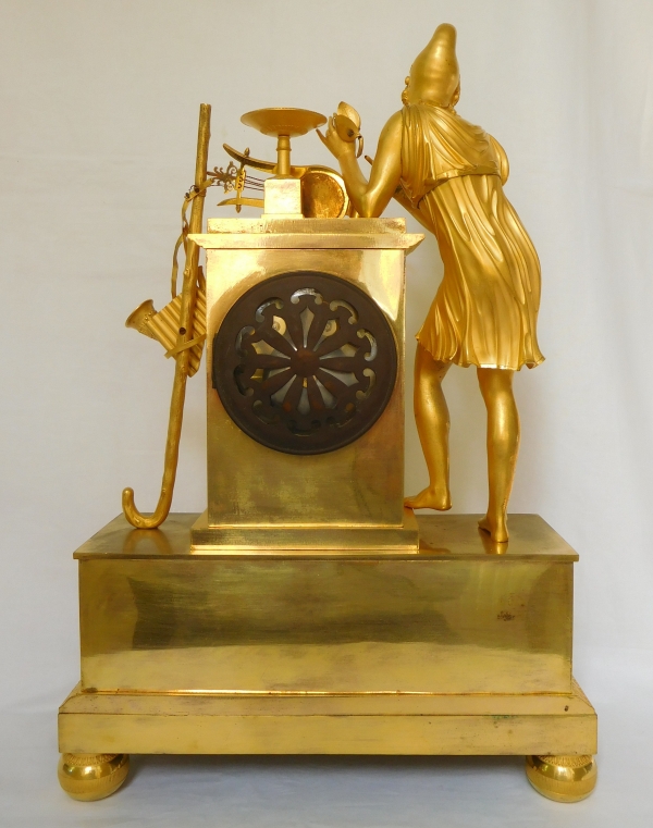  Grande pendule Empire en bronze doré au mercure, mythologie de Pâris et la pomme d'or - 50,5cm