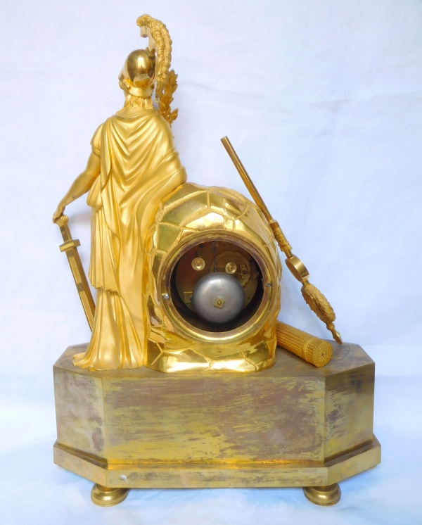 Pendule Empire en bronze doré au mercure - Athéna, allégorie de la guerre - vers 1805