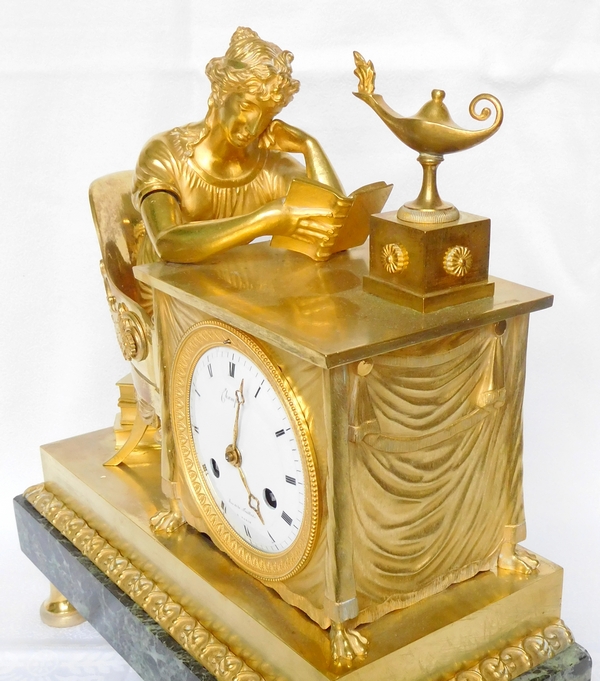 Pendule La Liseuse, d'après Reiche par Claude Galle & Champion, bronze doré, époque Empire