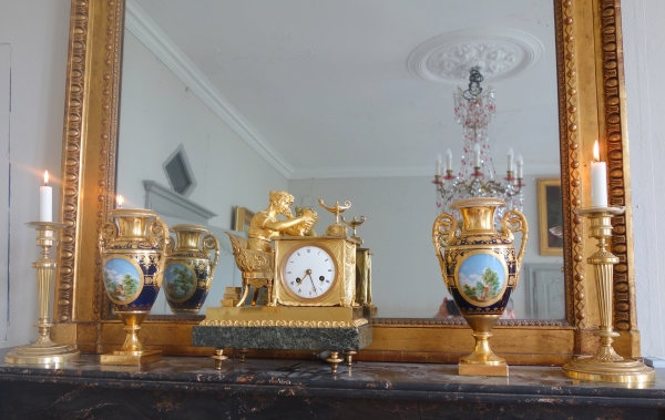 Pendule La Liseuse, d'après Reiche & Claude Galle, bronze doré, époque Empire Restauration