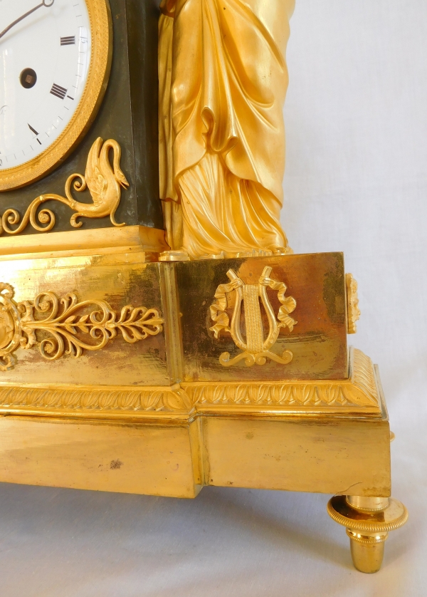 Ravrio : Empire patinated bronze and ormolu clock, mercury gilt, early 19th century - signed