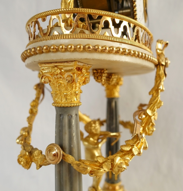Louis XVI mantel clock and its dome - late 18th century