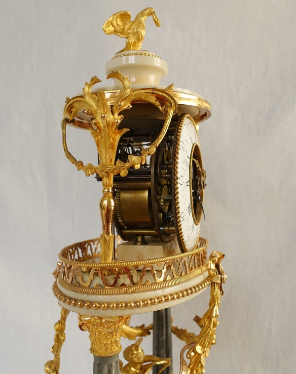 Louis XVI mantel clock and its dome - late 18th century