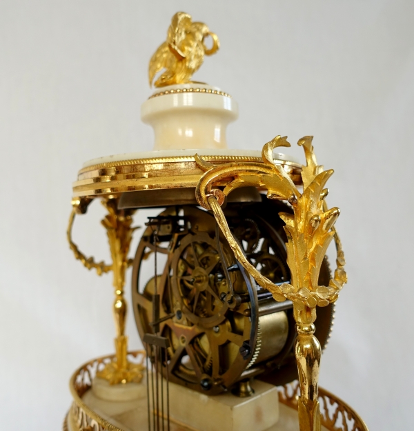 Louis XVI mantel clock and its dome - late 18th century