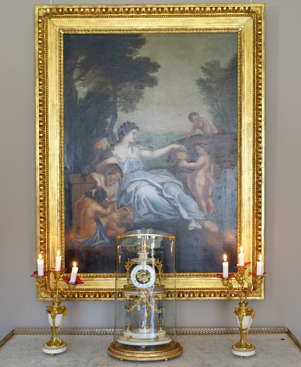 Louis XVI mantel clock and its dome - late 18th century
