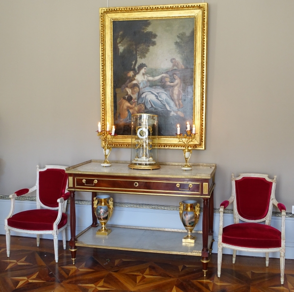 Louis XVI mantel clock and its dome - late 18th century