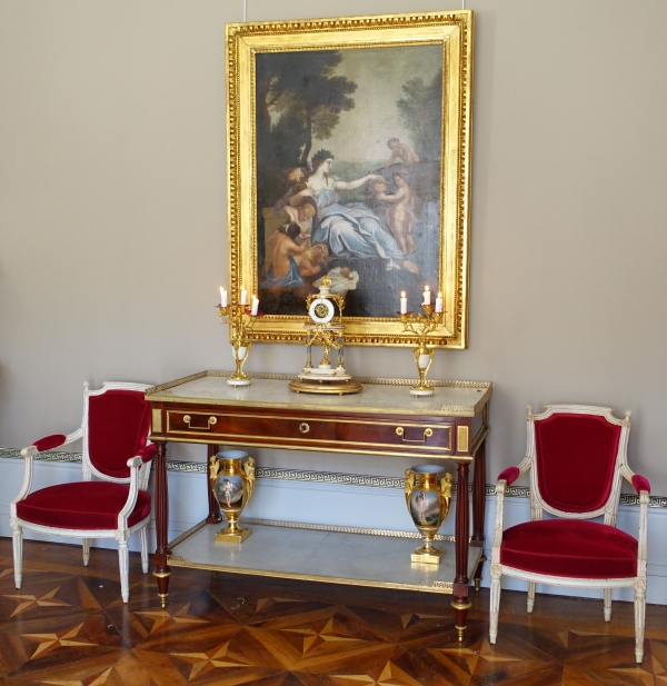 Louis XVI mantel clock and its dome - late 18th century