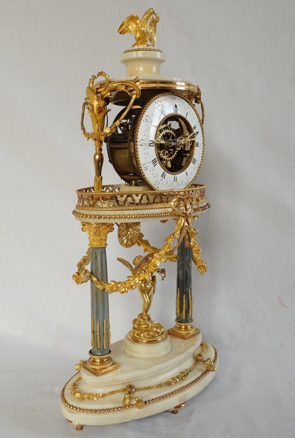 Louis XVI mantel clock and its dome - late 18th century