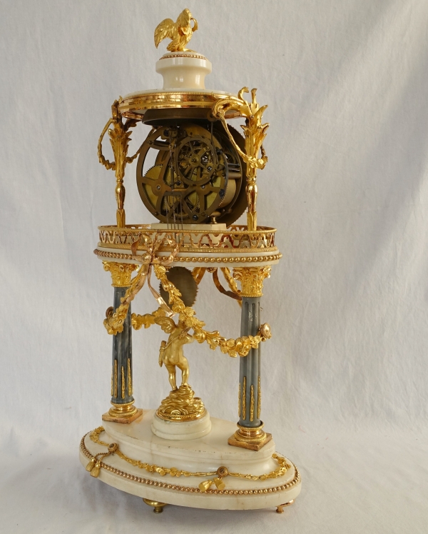 Louis XVI mantel clock and its dome - late 18th century