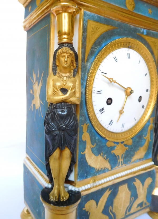 Porcelain clock attibuted to Dagoty, Consulate period circa 1800-1805