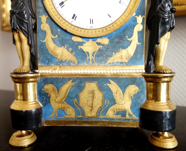 Porcelain clock attibuted to Dagoty, Consulate period circa 1800-1805