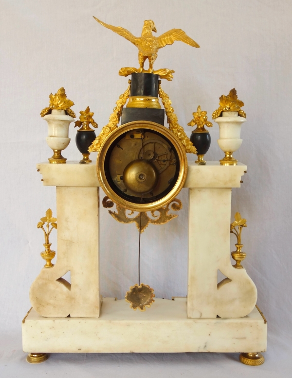 Pendule portique d'époque Louis XVI en bronze doré au mercure et marbre - 52cm