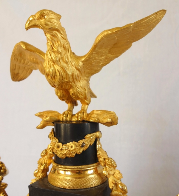 Pendule portique d'époque Louis XVI en bronze doré au mercure et marbre - 52cm