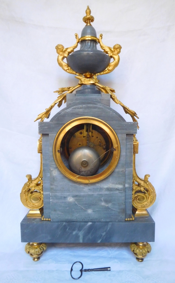 Pendule de style Louis XVI en bronze ciselé et doré à l'or fin & marbre bleu Turquin