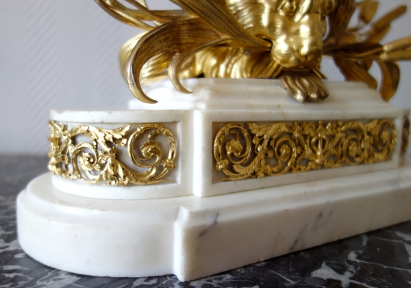 Ormolu and white marble fountain-shaped clock, 18th century