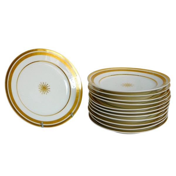 12 Paris porcelain plates enhanced with fine gold, Empire period, early 19th century