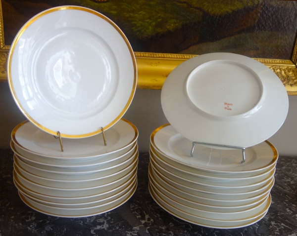 Manufacture Nast - suite de 12 assiettes de table en porcelaine blanche & or, signées (20 disponibles)