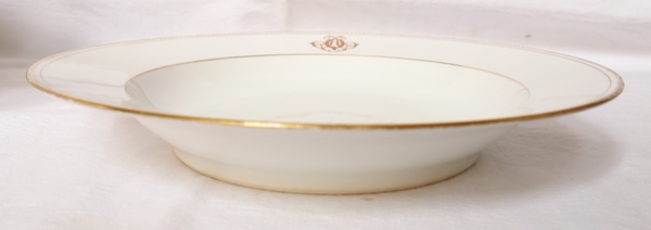 Porcelaine de Sèvres S58 (année 1858) : service de 24 assiettes dorées, signées, époque XIXe