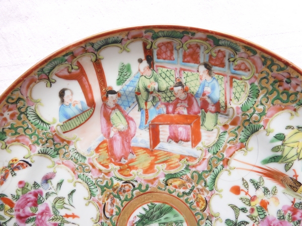 Set of 3 Canton porcelain dessert plates, palace scenes