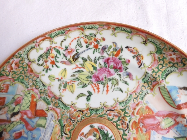 Set of 3 Canton porcelain dessert plates, palace scenes