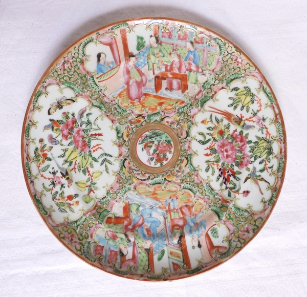 Set of 3 Canton porcelain dessert plates, palace scenes