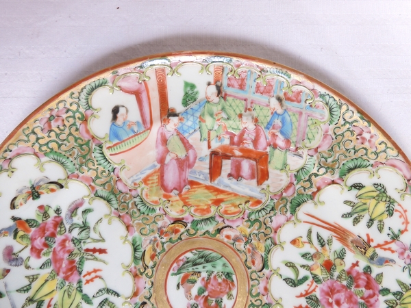 Set of 3 Canton porcelain dessert plates, palace scenes