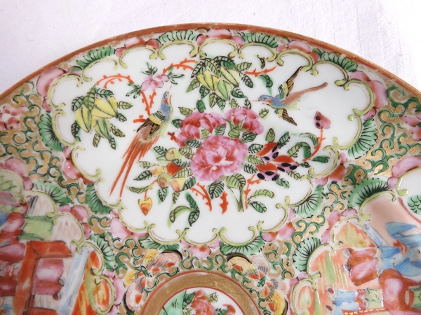 Set of 3 Canton porcelain dessert plates, palace scenes